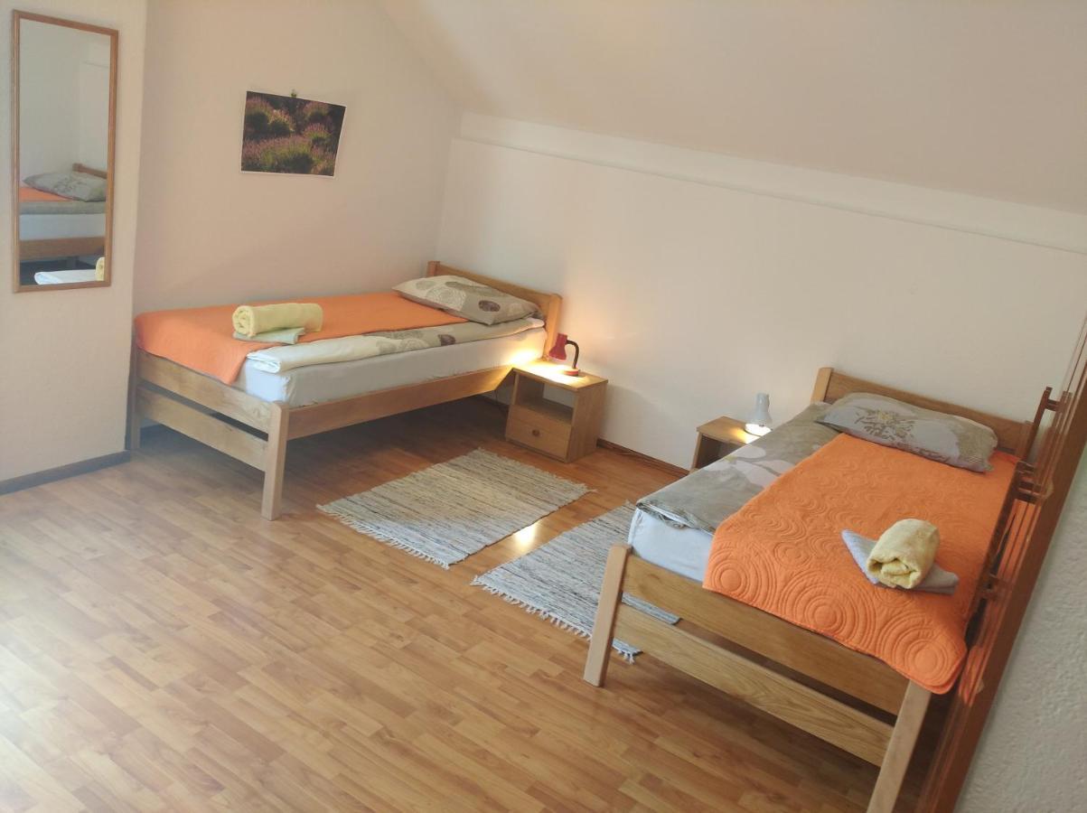 Rooms "Nada Zunic" Книн Экстерьер фото